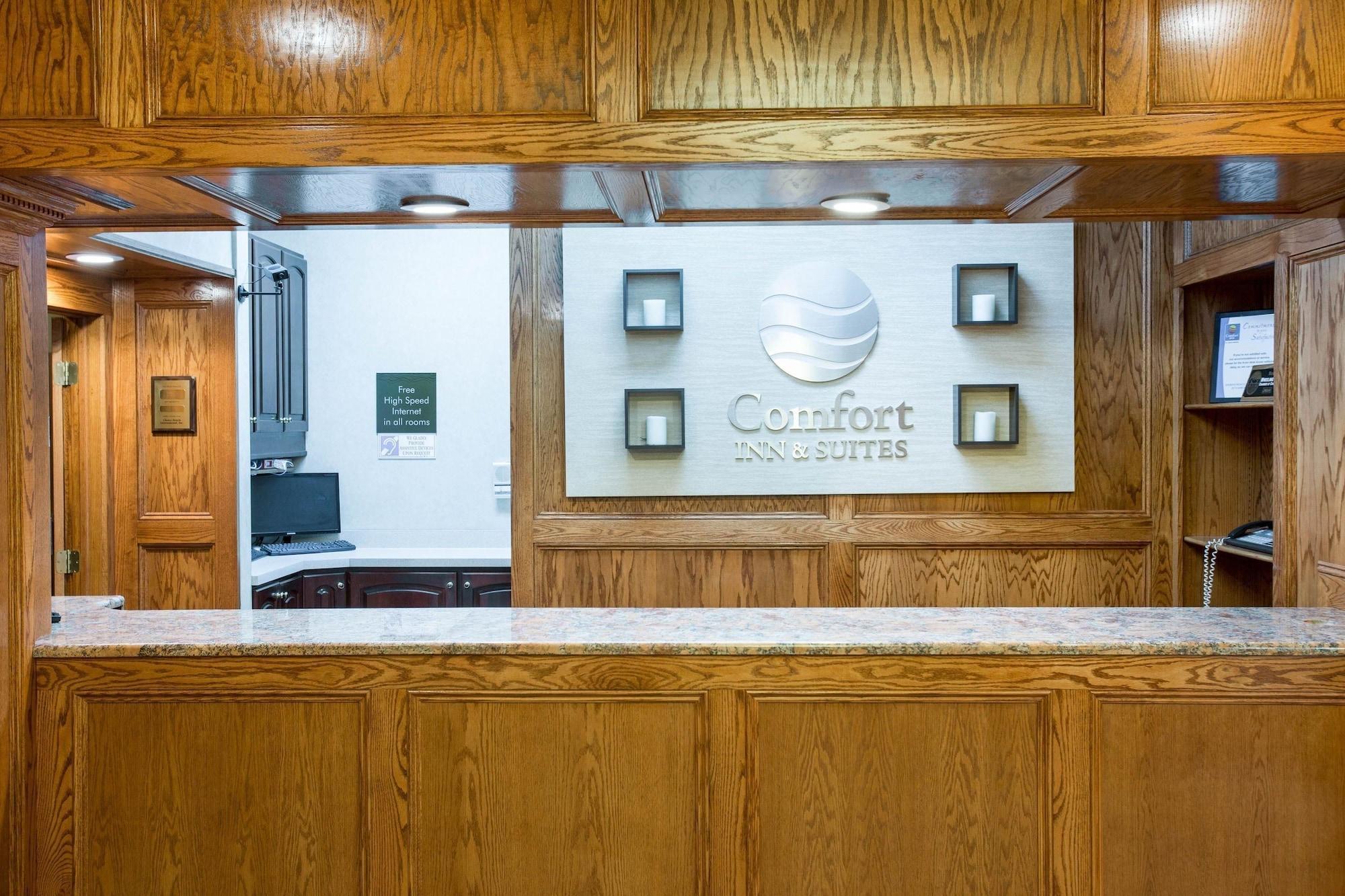 Comfort Inn & Suites Triadelphia Kültér fotó