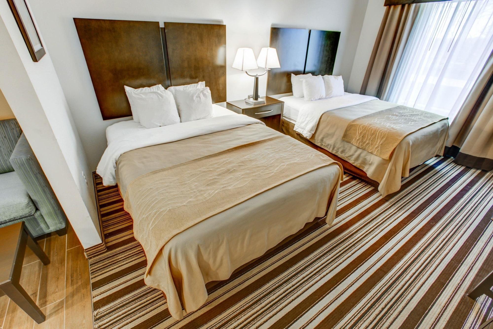 Comfort Inn & Suites Triadelphia Kültér fotó