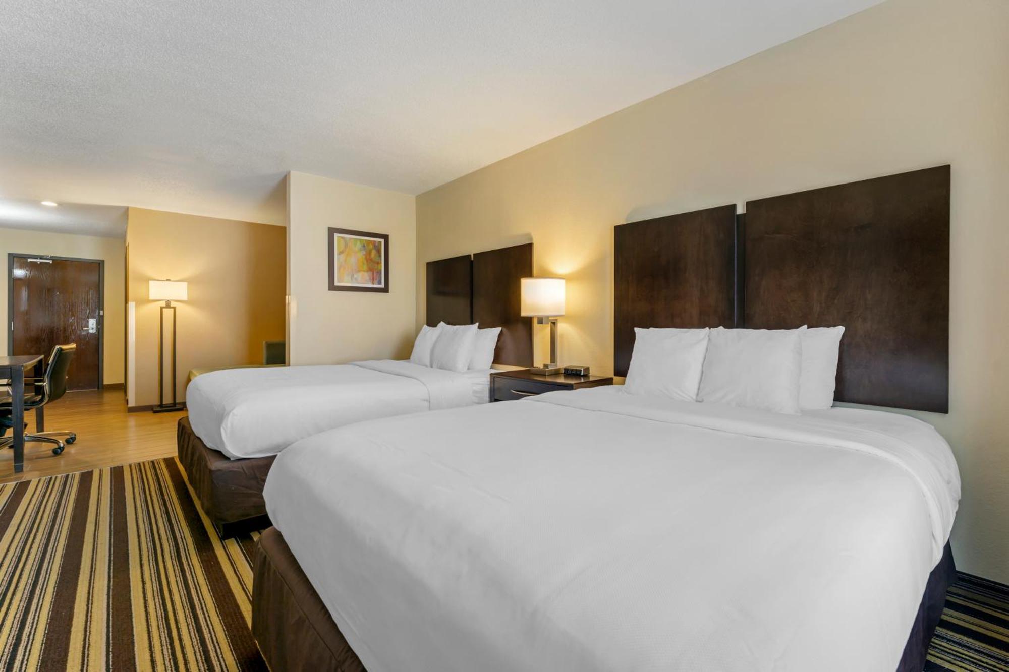 Comfort Inn & Suites Triadelphia Kültér fotó