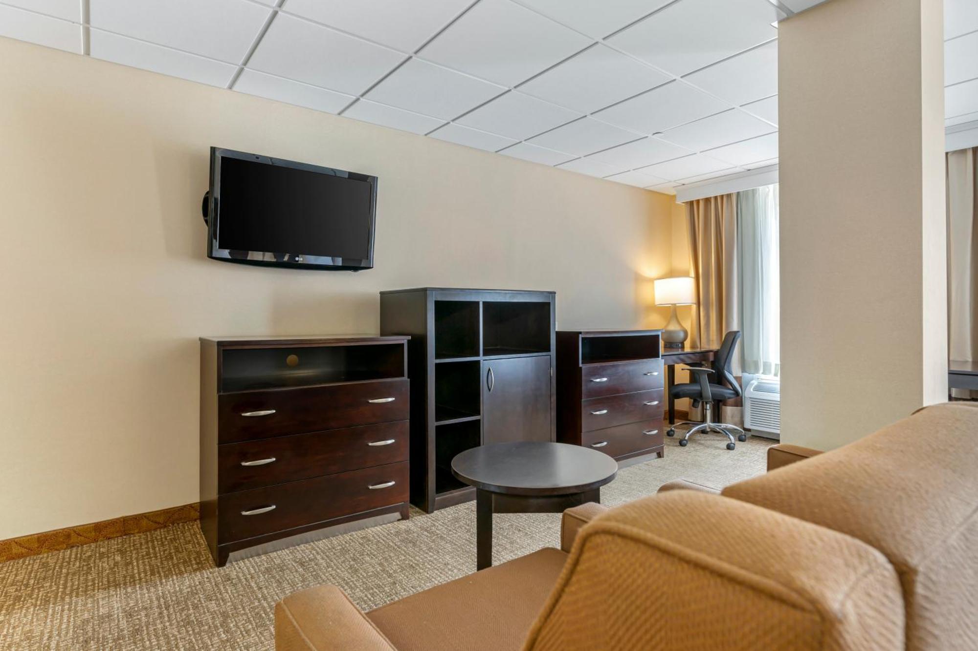 Comfort Inn & Suites Triadelphia Kültér fotó